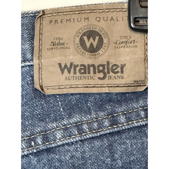 Wrangler Jeans Men's 33X30 Relaxed Fit Straight Leg Medium Wash Denim Pants - Picture 10 of 10